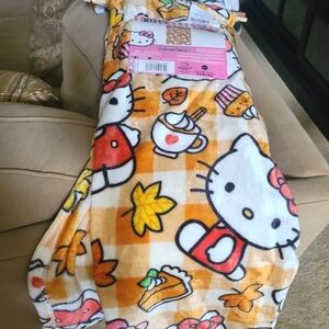 Hello Kitty Blanket 🤎